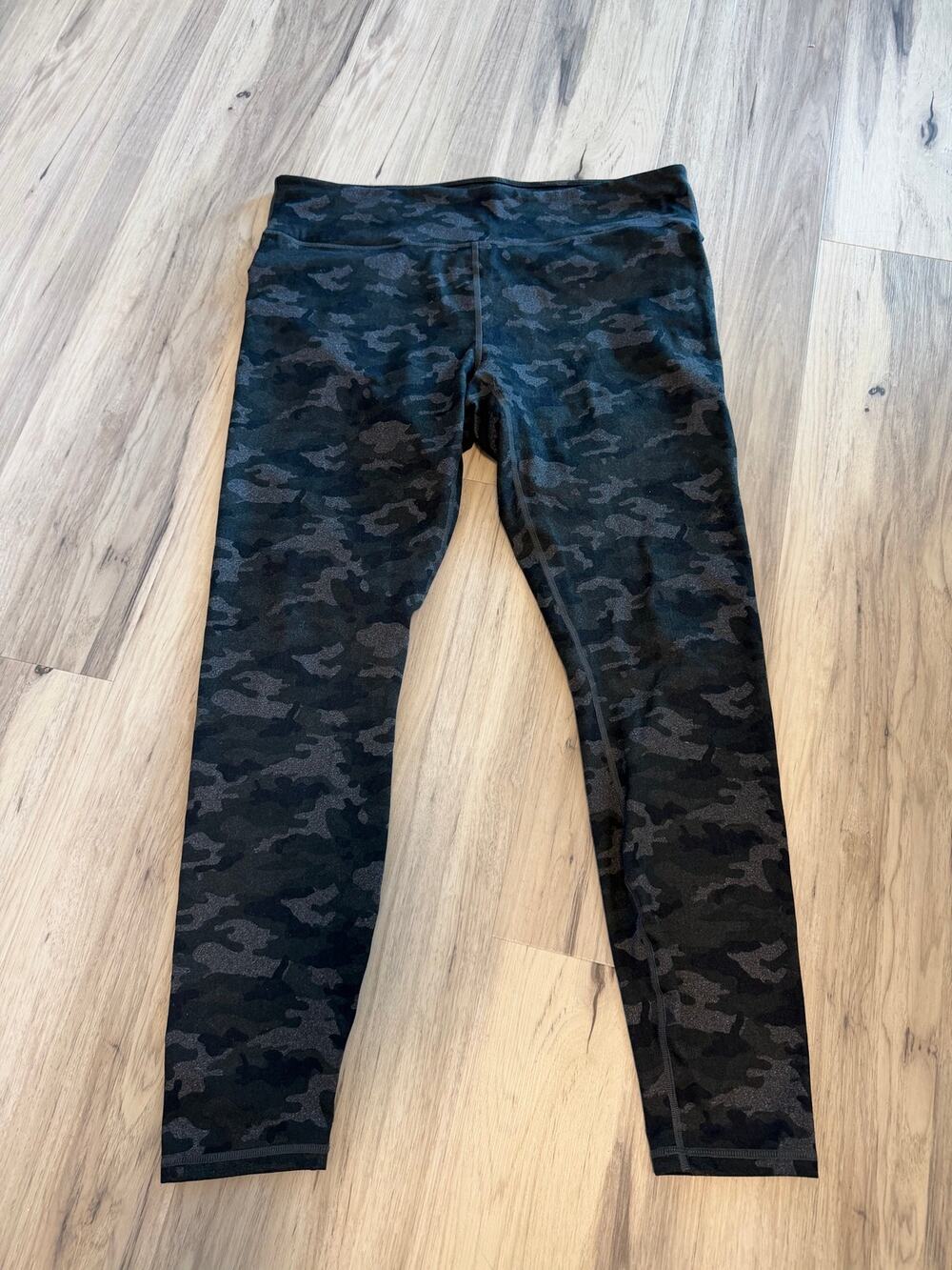 Fabletics Powerhold Gray Camo Camouflage Leggings Women's Size XL